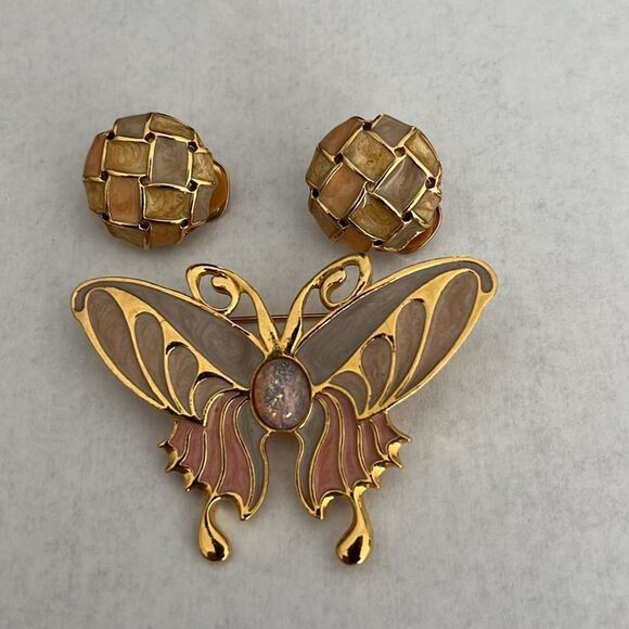 Vintage Enamel 3pc Set Butterfly Pin & Clip Earrings Pastels in GoldTone AVON - Picture 8 of 11